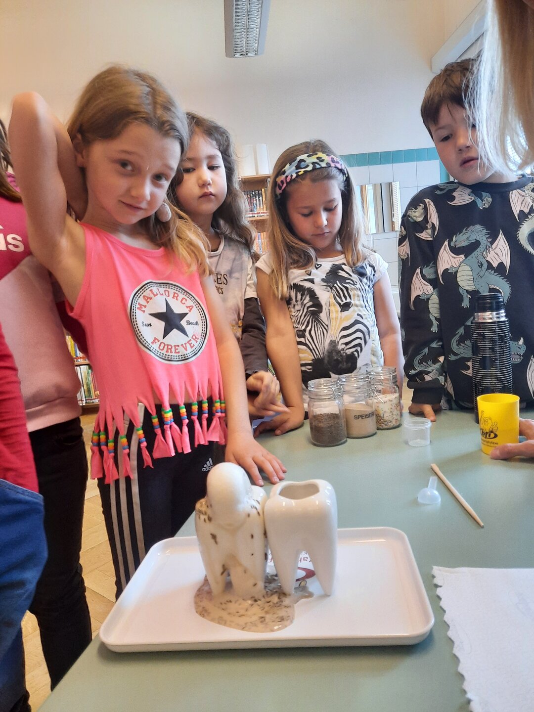 Spannender und interessanter Besuch der Zahnfee